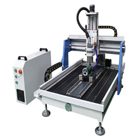 Routeur CNC de bureau d'entrée de gamme avec table rotative à 4 axes