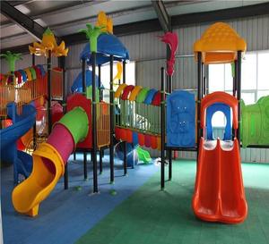 Park alışveriş merkezi için dayanıklı LLDPE plastik Metal yapılmış çocuklar için son tasarım açık oyun alanı ekipmanları tren slayt