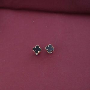 Pendientes Elegantes con Diseño de Trébol, Joyería de Moda, Accesorio Estiloso para Uso Diario, Regalo para Mujer - Product Image 3