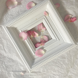 Khung gỗ trắng trang trí công phu hiển thị thanh lịch cho Tranh sơn dầu và tác phẩm nghệ thuật - Product Image 6