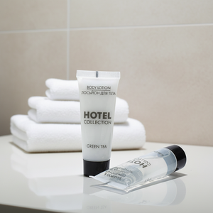 Échantillons de <span class=keywords><strong>shampoing</strong></span>, <span class=keywords><strong>gel</strong></span> <span class=keywords><strong>douche</strong></span> et lait corporel pour hôtel, vente en gros personnalisée - Product Image 1