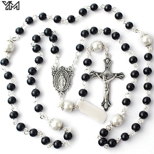 Collana Rosario con Croce della Madonna in Vetro Imitazione Perla, Fatta a Mano, per Battesimo, con Scatola - Product Image 5