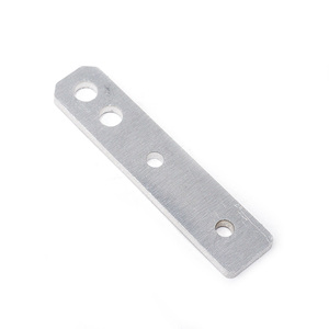 Plaque de liaison métallique plate à plusieurs trous en acier inoxydable estampé sur mesure, à extrémités arrondies, pour le raccordement de tôles métalliques de meubles en bois - Product Image 1