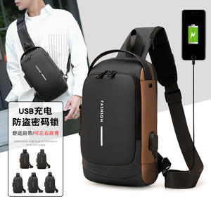 Sac de Poitrine Homme F001 Noir Anti-Vol avec Port USB pour Tenues Quotidiennes Sac à Bandoulière Printemps 2025 - Product Image 4