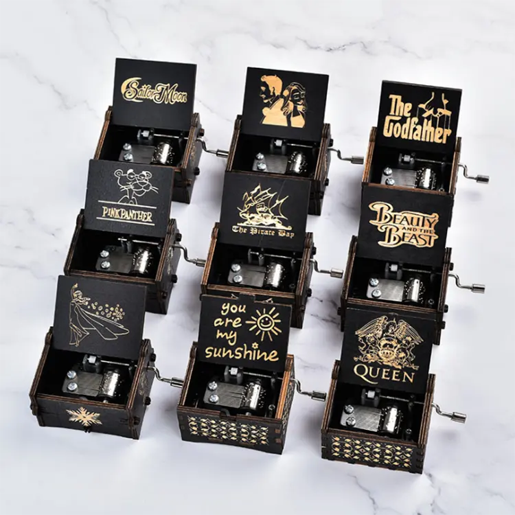 Mão Crank Mini Music Box Custom DIY Madeira Praça Moagem Preto Venda quente com rosas de madeira para o Natal