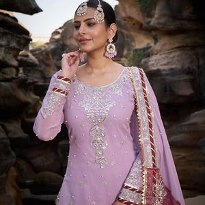 Haut long à manches longues en georgette fantaisie avec travail de sequins et de motifs vintage, avec dupatta pour adolescentes, rose pâle - Product Image 1