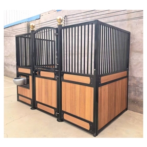 Écuries préfabriquées de style europé<span class=keywords><strong>en</strong></span>, structure <span class=keywords><strong>en</strong></span> acier galvanisé robuste, panneaux de remplissage <span class=keywords><strong>en</strong></span> bambou, façades de stalles sécurisées pour l'équitation - Product Image 4