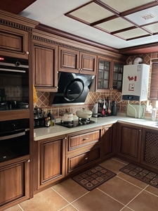 Mobile dispensa angolare su misura in legno massello di betulla con cassetti estraibili, stile rustico, per cucina completa - Product Image 2