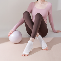 Nouvelles chaussettes de yoga et de Pilates pour femmes 2026, à bout ouvert, courtes, personnalisées, authentiques, à 5 doigts, respirantes, anti-humidité, en mélange de coton, antidérapantes et douces