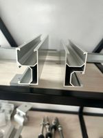Structure de montage sur toit en aluminium noir pour rail solaire, profil de support personnalisé en alliage pour panneaux solaires domestiques