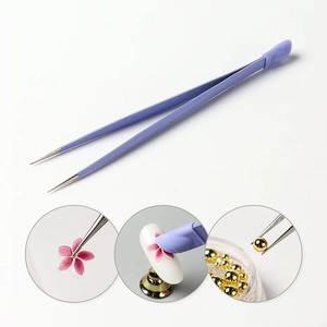 Pinzette Multifunzione per Manicure, Strumento Multiuso con Testa in Silicone, Bastoncino per Applicazione Adesivi, Pinzetta per Nail Art e Diamanti - Product Image 3