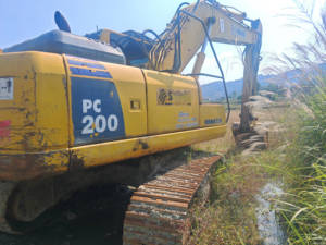Kullanılmış Ekskavatör Komatsu PC200 Orijinal Ekskavatör Kaynak Tedarikçi Doğrudan Satış İkinci El Paletli Kazıcı İş Makinesi - Product Image 1