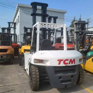 Montacargas Usado de 7 Toneladas con Motor Diésel Isuzu, Transmisión Manual, TCM FD70, Fabricado en Japón, Mástil de Dos/Tres Etapas - Product Image 2