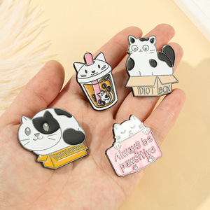 Venta directa de fábrica Más <span class=keywords><strong>3000</strong></span> Estilos Stock Venta al por mayor Cute Animal Cat Panda Esmalte Pins Moda Metal Craft para Angel Cross - Product Image 1