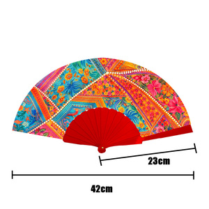 Abanico de Plástico Rojo de Alta Calidad de 23 cm para Decoración del Hogar y Regalos Empresariales - Product Image 2