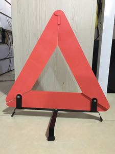 Réflecteurs de trépied de véhicule en plastique Offre Spéciale Triangles d'avertissement d'urgence de sécurité routière pour accessoires extérieurs arrière - Product Image 3