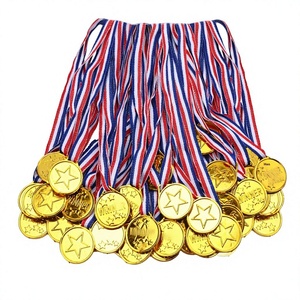 100 Medallas de Plástico Doradas para Niños, Premios con Temática de Estrellas, Medallas de Ganador para Competiciones Deportivas, Concursos de Talento, Concurso de Ortografía - Product Image 1