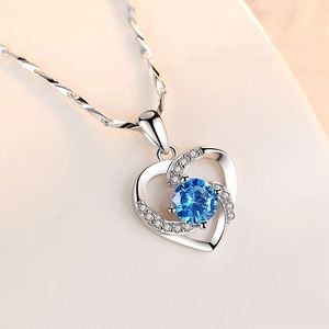 Collier Pendentif Cœur Classique en Alliage de Zinc Plaqué Or Antique, Cadeau Romantique pour Femme, Vente en Gros, Anniversaire - Product Image 3