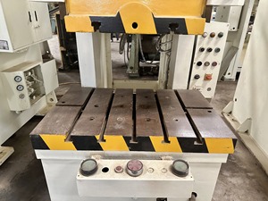 Presses à puissance d'<span class=keywords><strong>occasion</strong></span>, machines d'estampage de métaux, prix abordable, performances fiables, expédition mondiale, équipement d'<span class=keywords><strong>atelier</strong></span> industriel - Product Image 4