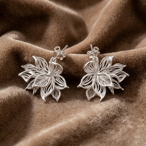 Pendientes Colgantes de Plata de Ley 925 con Diseño de Loto Hueco, Personalizados al por Mayor, OEM/ODM - Product Image 3