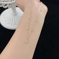Ensemble collier pendentif en or jaune 18 carats avec diamant de laboratoire, motif trèfle, style minimaliste, ajustable, certifié IGI, pierres latérales 0,481 ct, finition raffinée