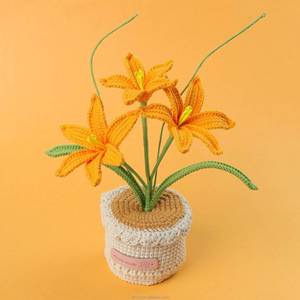 Planta en Maceta de Flor de Cebolla de Lana Hecha a Mano, Tejida a Mano, para el Día de San Valentín, Graduación, Día del Padre, Halloween - Product Image 2