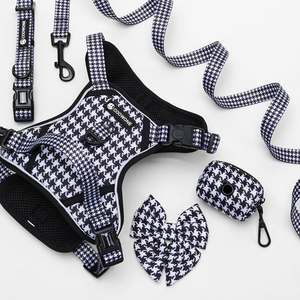 Conjunto de Collar y Correa para Perro de Lujo Personalizado con Patrón de Pata de Gallo, Cómodo, con Hebilla Segura, Resistente, Arnés para Perro con Clip Frontal Antitirones - Product Image 2