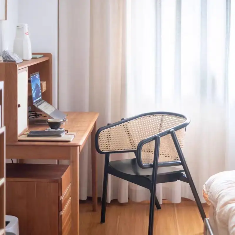 Meilleur prix de échantillon gratuit meubles de maison en bois rotin dos en osier avec coussin doux cuisine salle à manger Restaurant chaise en bois