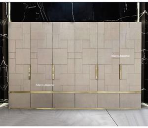 Armadio di Lusso Moderno in Legno di Marca Italiana con Decorazioni in Acciaio Inox Dorato, <span class=keywords><strong>Mobili</strong></span> per Camera da Letto, Guardaroba a 6 Ante in Pelle - Product Image 4