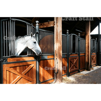 Box de Luxe Européen en Bambou pour Chevaux, Écurie Extérieure avec Cadre en Acier et Fenêtre de Socialisation