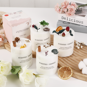 Bougie parfumée aux fleurs séchées naturelles, bougie en cire de soja aromathérapeutique avec tranches de cannelle et d'<span class=keywords><strong>orange</strong></span> pour la décoration de la maison et la relaxation - Product Image 1