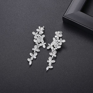 LUOTEEMI fata concorso guadagnando <span class=keywords><strong>gioielli</strong></span> donna unico grande 2026 ciondola cristallo moderno orecchino - Product Image 4