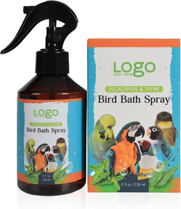 Spray pour animaux de compagnie à marque privée pour le bain – Aide à apaiser les peaux sèches et irritées, favorise la santé des plumes – Parfum d'eucalyptus et de thym à base de plantes pour oiseaux - Product Image 1