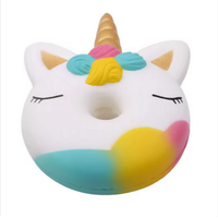 Jouets spongieux personnalisés Forme de beignets de licorne à croissance lente Balle anti-stress en mousse PU Cadeaux promotionnels