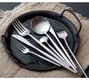 Juego de cuchillo, tenedor y cuchara de acero inoxidable 304, vajilla portuguesa, cuchara de acero inoxidable engrosada, cuchillo y tenedor para carne de alta calidad. - Product Image 6