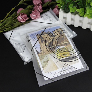 Túi Đựng Quần Áo Bằng Nhựa Có Khóa Kéo Có Thể Tái Chế Bằng Nhựa <span class=keywords><strong>PE</strong></span> <span class=keywords><strong>PE</strong></span> Nhám Mờ Logo Tùy Chỉnh Túi Đựng Quần Áo Đồ Lót Quần Áo - Product Image 4