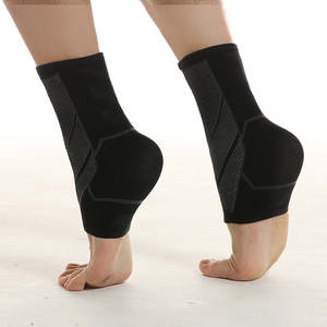 Chaussettes de sport unisexes en polyester tricoté pour le basketball, avec soutien de la cheville, protection respirante et compression, pour la <span class=keywords><strong>course</strong></span> à <span class=keywords><strong>pied</strong></span> et la <span class=keywords><strong>course</strong></span> athlétique. - Product Image 2