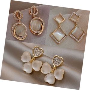 Pendientes de Joyería de Moda con Diseño Japonés y Coreano, Exquisitos y Sencillos, con Ópalo, Diamantes de Imitación, Geometría y Flores - Product Image 1