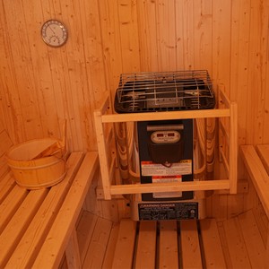 Sauna en bois de pin blanc pour 4 personnes avec chauffage de 6 kW et tuiles extérieures imperméables - Product Image 3