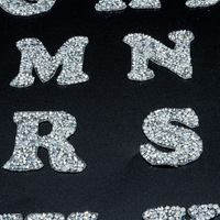 Pierre de cristal scintillante de meilleure qualité, patch logo, nom et lettre personnalisés, transfert thermique de strass à chaud pour vêtements
