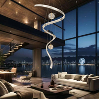Luminaire de plafond pour double escalier ; Lustre de salon ; Luminaire de luxe design pour villa artistique ; Plafond ouvert ; Ruban de cristal atmosphérique