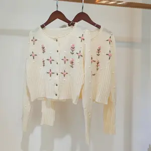 Tùy Chỉnh Mùa Thu Mùa Đông 3D Phong Cách Ngọt Ngào Dài Tay Áo V Cổ Đan Áo Len Crochet Hoa Dệt Kim Cardigan Áo Len Phụ Nữ
