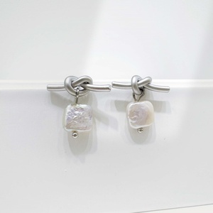 Boucles d'oreilles uniques vintage en argent sterling 925 plaqué or 18 carats, nœud géométrique, perles baroques pour femmes, usage quotidien - Product Image 5