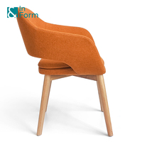 Chaise de salle à manger de restaurant au design élégant avec dossier creux, mobilier contractuel, mousse moulée, chaise latérale, pieds en bois massif, chaise de café
