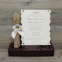 Boîte en bois découpée au laser au design créatif avec invitation de mariage et cartes d'invitation d'anniversaire enroulables, et cartes 'Save the Date'