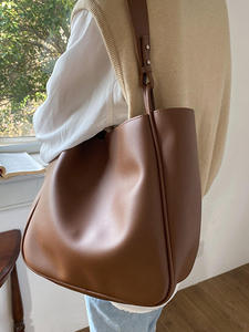 Sac à bandoulière simple en cuir PU de couleur unie pour femmes, sac à main de grande capacité pour femmes, sac à bandoulière pour femmes - Product Image 2