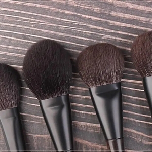 Juego de brochas de maquillaje YRX Luxury de 17 piezas de fibra sintética para maquillaje en polvo, color marrón, con forma personalizada y diferentes colores. - Product Image 3
