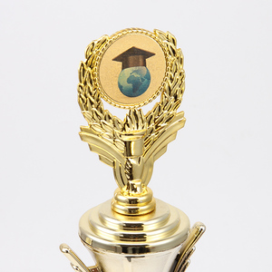 Trofeo dorado de plástico a precio barato al por mayor, diseño sencillo, tapa de trigo personalizada, base en blanco negra, premios de trofeo de estudio personalizados - Product Image 3