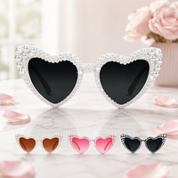 Occhiali da Sole a Forma di Cuore con Decorazione di Perle, Protezione UV400, Multicolore, Ideali per Feste