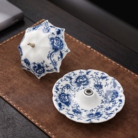 Filtre à thé rotatif en céramique bleu et blanc de style chinois en forme de parapluie, ornement de table à thé, ensemble de thé Kung Fu
